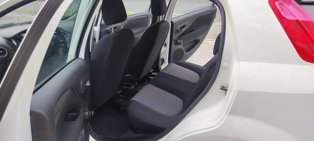 FIAT Punto usata 11