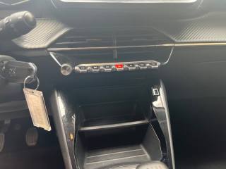 PEUGEOT 2008 usata, con Lettore CD