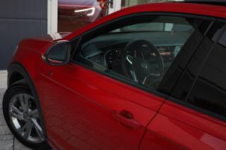 VOLKSWAGEN Taigo usata, con Airbag testa