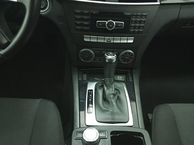 MERCEDES-BENZ 220 usata, con Sensore di pioggia