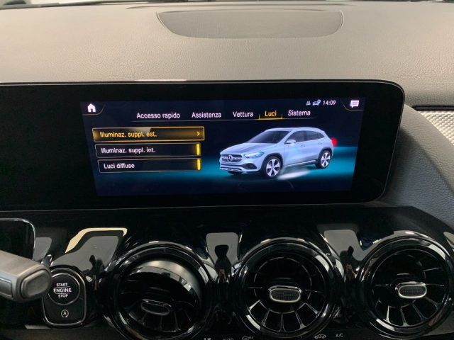 MERCEDES-BENZ GLA 180 usata, con Park Distance Control