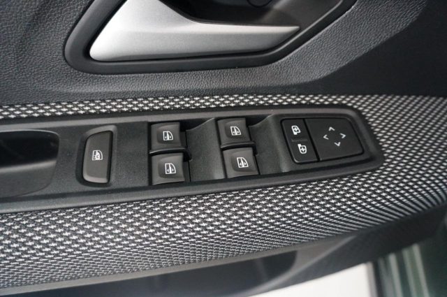 DACIA Sandero usata, con Touch screen