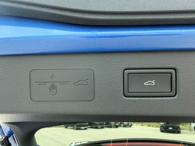 VOLKSWAGEN T-Roc usata, con Controllo elettronico della corsia