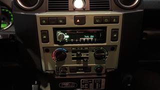 LAND ROVER Defender usata, con MP3