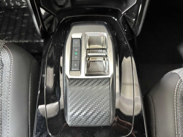 PEUGEOT 2008 usata 23