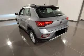 VOLKSWAGEN T-Roc usata, con Autoradio