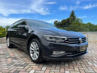 VOLKSWAGEN Passat Variant usata, con Airbag laterali