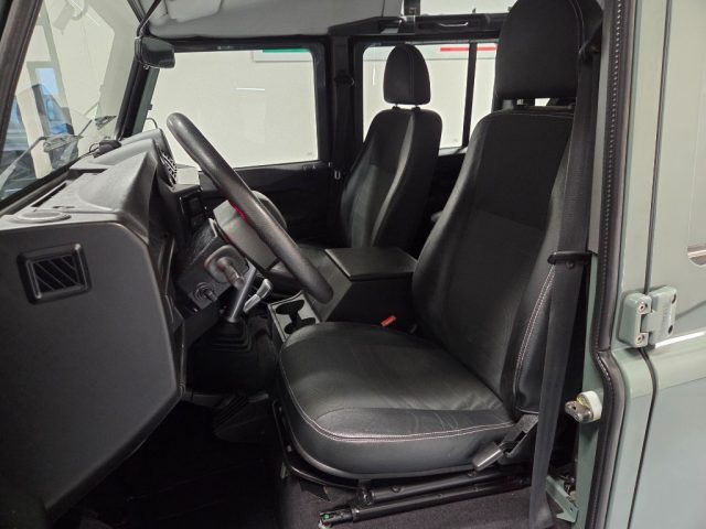 LAND ROVER Defender usata, con Climatizzatore