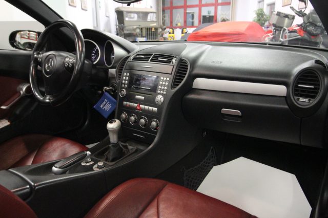 MERCEDES-BENZ SLK 200 usata, con Controllo automatico clima