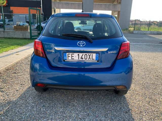 TOYOTA Yaris usata, con Autoradio