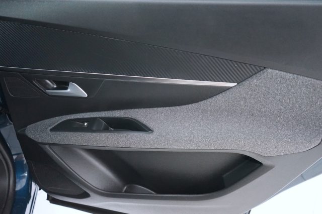 PEUGEOT 5008 usata, con Airbag testa