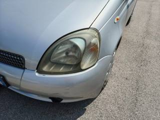TOYOTA Yaris usata 8