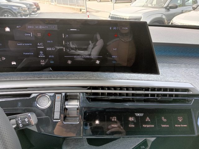 PEUGEOT 5008 usata, con Sedile posteriore sdoppiato