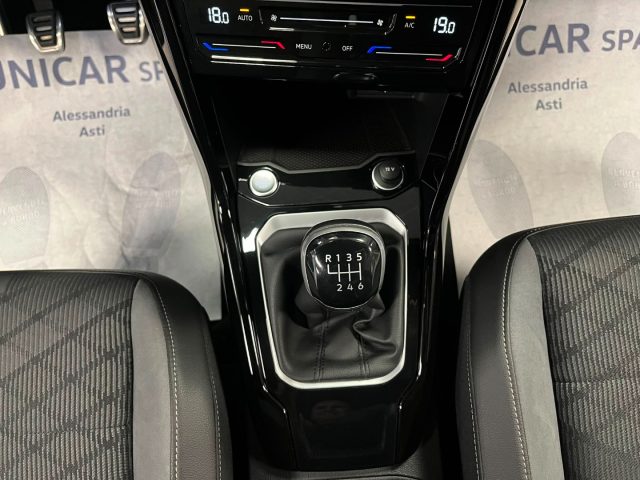 VOLKSWAGEN T-Roc usata, con Sedile posteriore sdoppiato