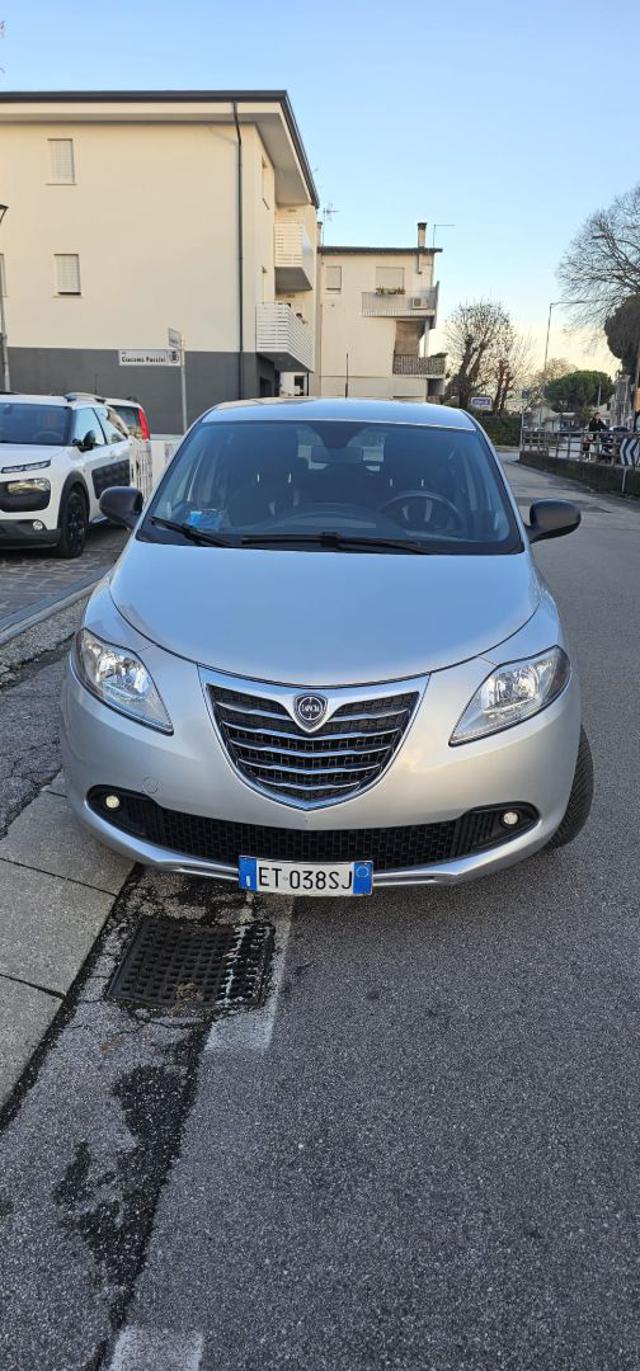 LANCIA Ypsilon usata, con Lettore CD