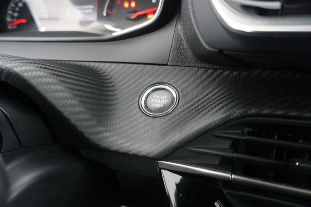 PEUGEOT 208 usata, con Sedili riscaldati