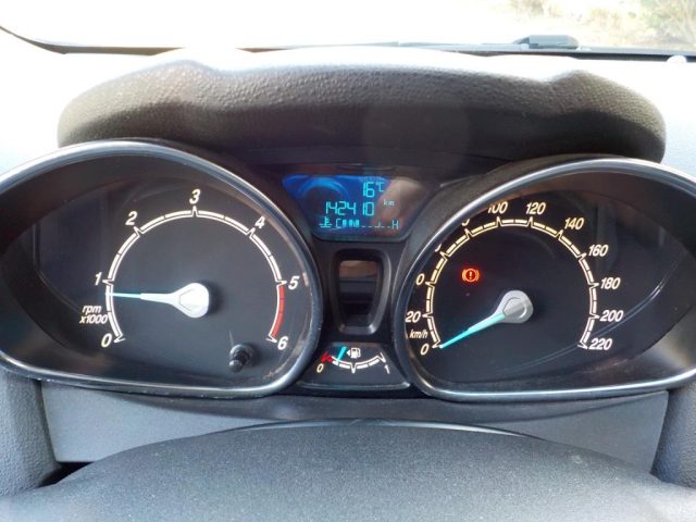 FORD Fiesta usata, con Sensori di parcheggio posteriori