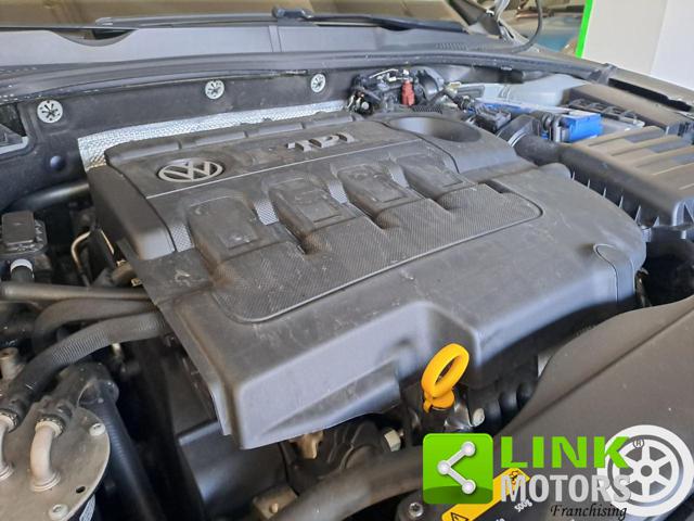 VOLKSWAGEN Golf usata, con Airbag testa