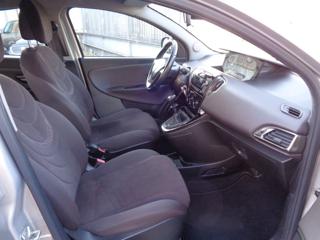 LANCIA Ypsilon usata, con ESP