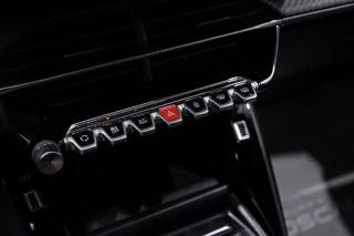 PEUGEOT 2008 usata, con Touch screen