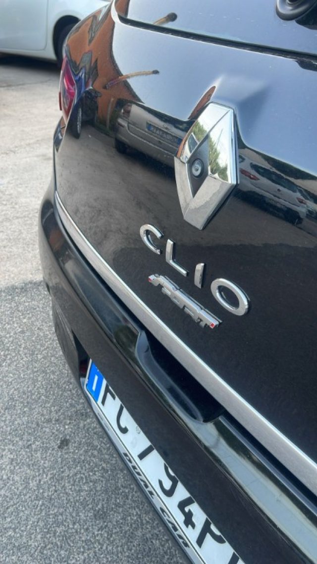 RENAULT Clio usata, con Sensori di parcheggio posteriori