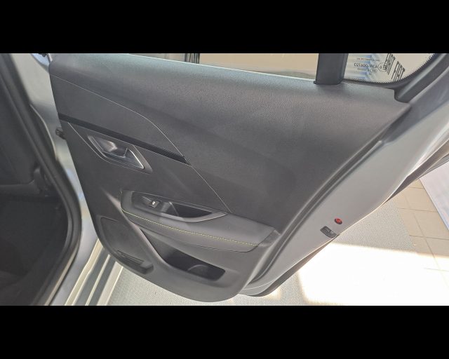 PEUGEOT 208 usata 24