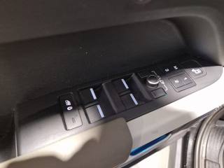 LAND ROVER Defender usata, con Servosterzo