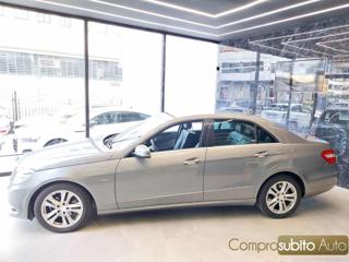MERCEDES-BENZ E 220 usata, con Alzacristalli elettrici