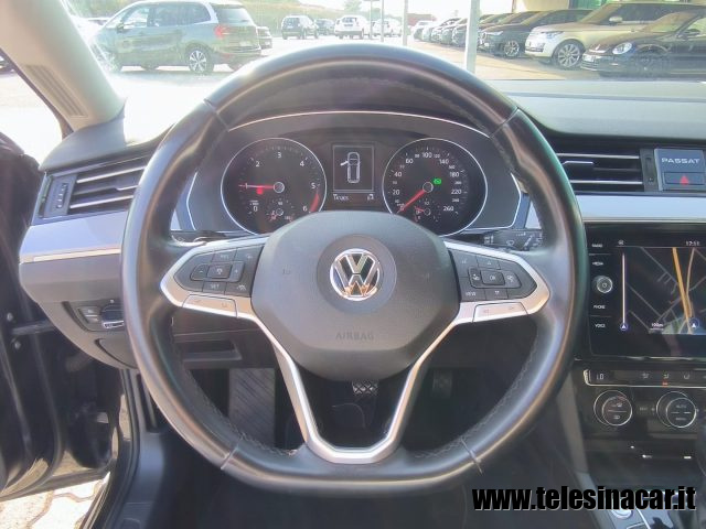 VOLKSWAGEN Passat Variant usata, con Specchietti laterali elettrici