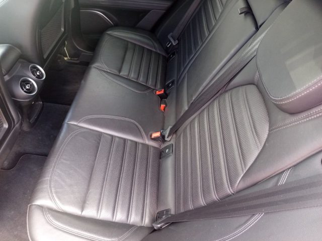 ALFA ROMEO Stelvio usata, con Autoradio digitale