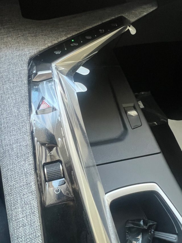 PEUGEOT 3008 usata, con Fari Xenon