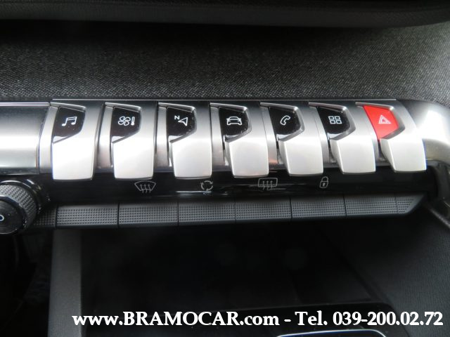 PEUGEOT 3008 usata, con USB