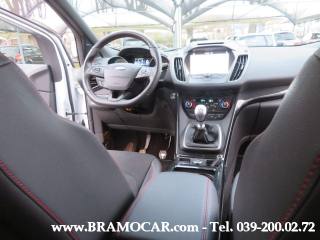 FORD Kuga usata, con Bracciolo