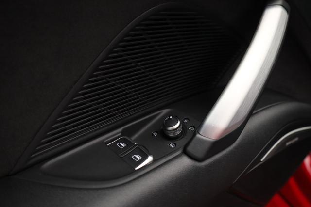 AUDI TT usata, con Hill holder