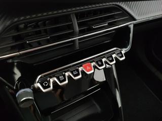 PEUGEOT 2008 usata, con Sistema di navigazione