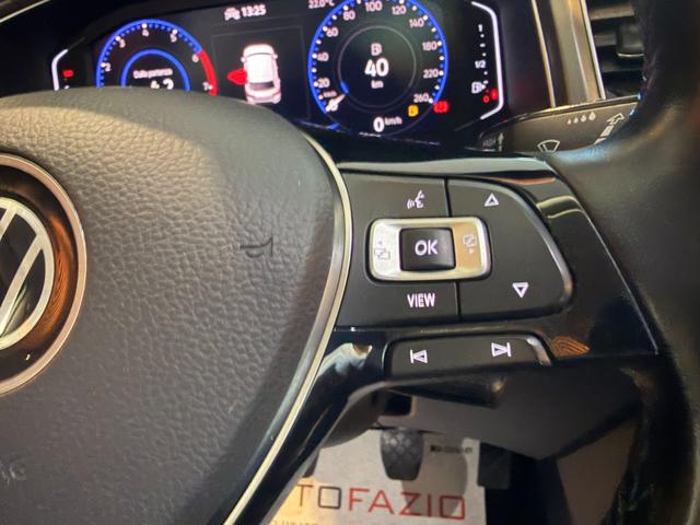 VOLKSWAGEN T-Roc usata, con USB