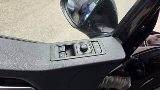 VOLKSWAGEN Caravelle usata, con Fari LED