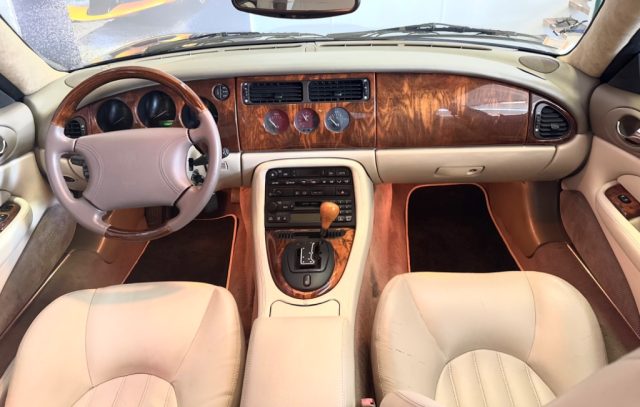 JAGUAR XK8 usata, con Controllo automatico clima
