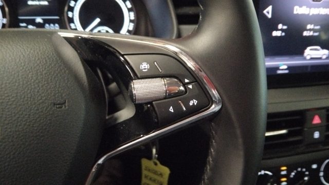 SKODA Kamiq usata, con Sensori di parcheggio posteriori