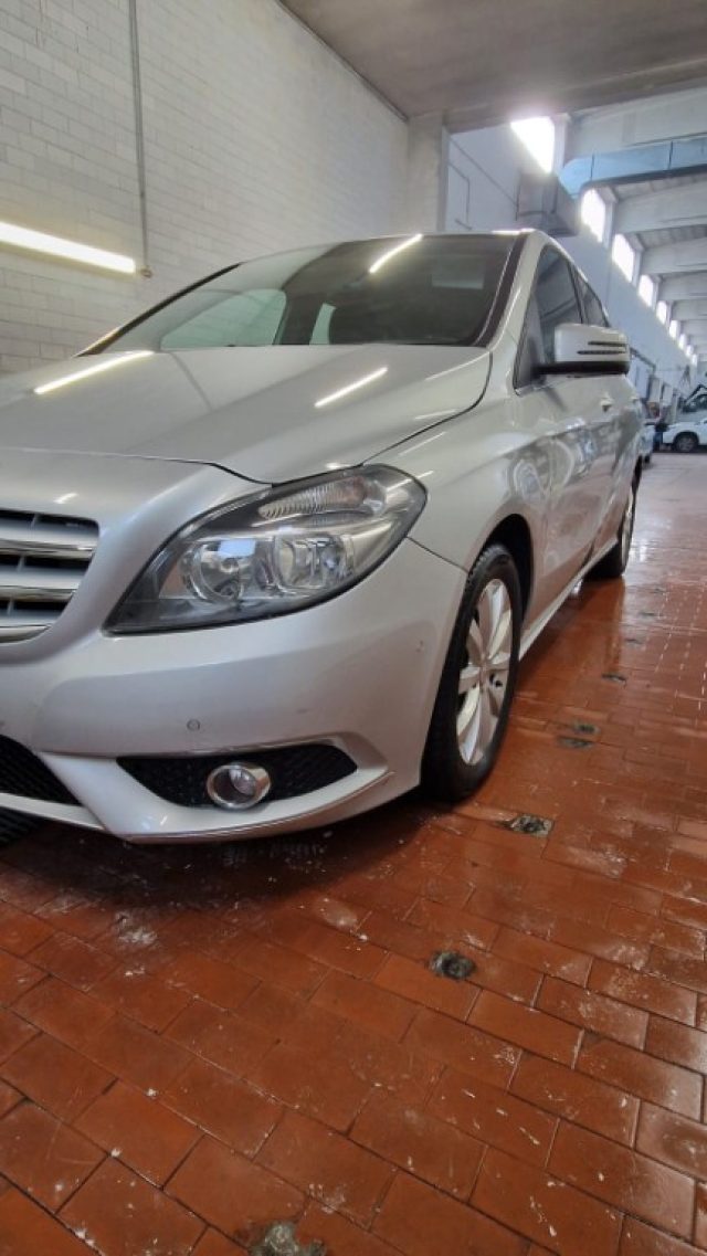 MERCEDES-BENZ B 180 usata, con Airbag