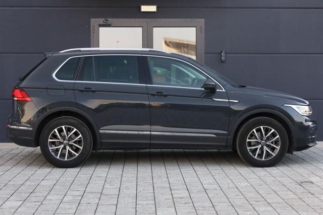 VOLKSWAGEN Tiguan usata, con Luci diurne