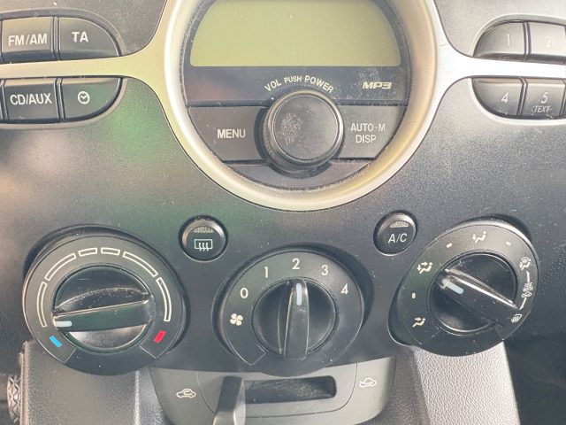 MAZDA 2 usata, con Volante in pelle