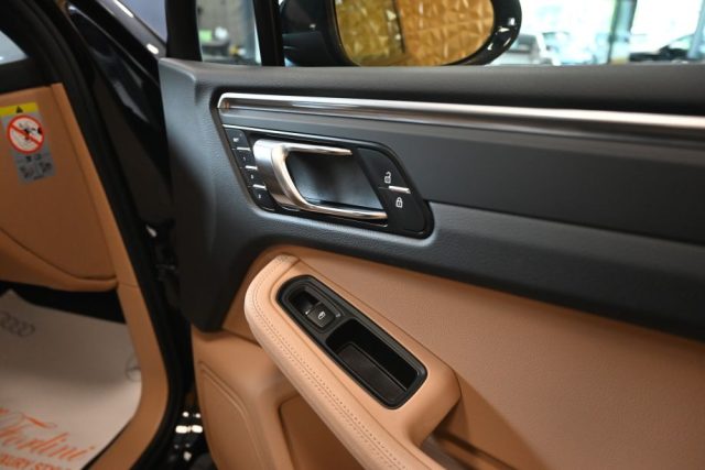 PORSCHE Macan usata 87