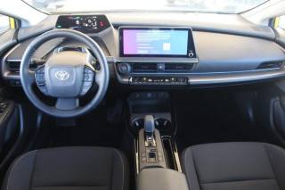 TOYOTA Prius Plug-in usata, con ESP