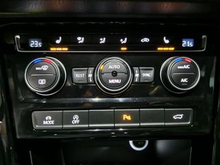 VOLKSWAGEN Touran usata, con Controllo elettronico della corsia