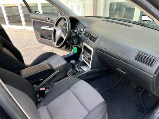 VOLKSWAGEN Golf usata, con Controllo trazione