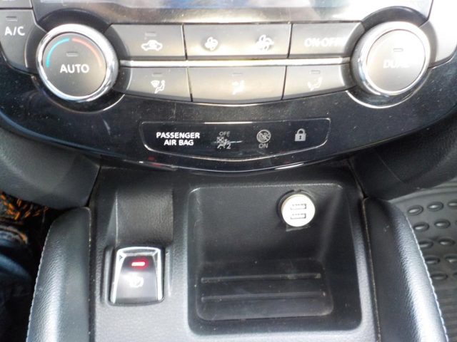 NISSAN Qashqai usata, con Volante in pelle