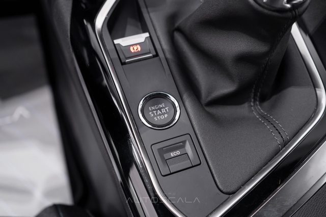 PEUGEOT 5008 usata, con Bracciolo