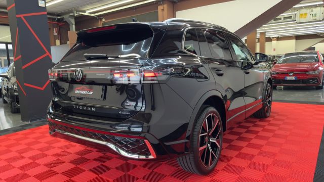 VOLKSWAGEN Tiguan usata, con Autoradio