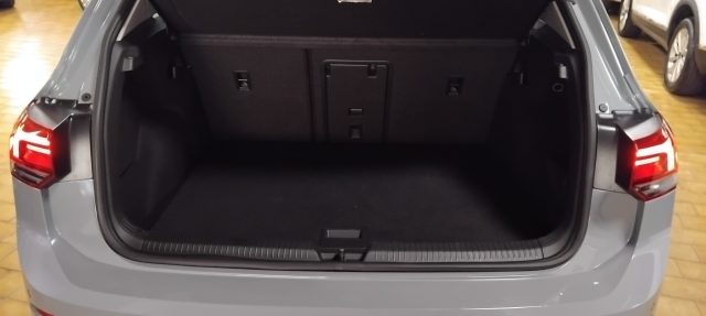 VOLKSWAGEN Golf usata, con Autoradio